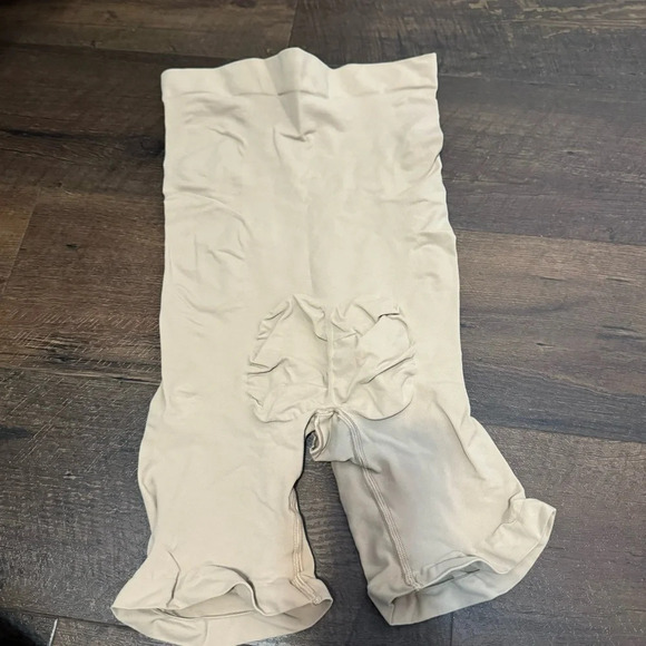 NWOT SKIMS HIGH-WAISTED ABOVE THE KNEE SHORT 3X - Picture 6 of 6